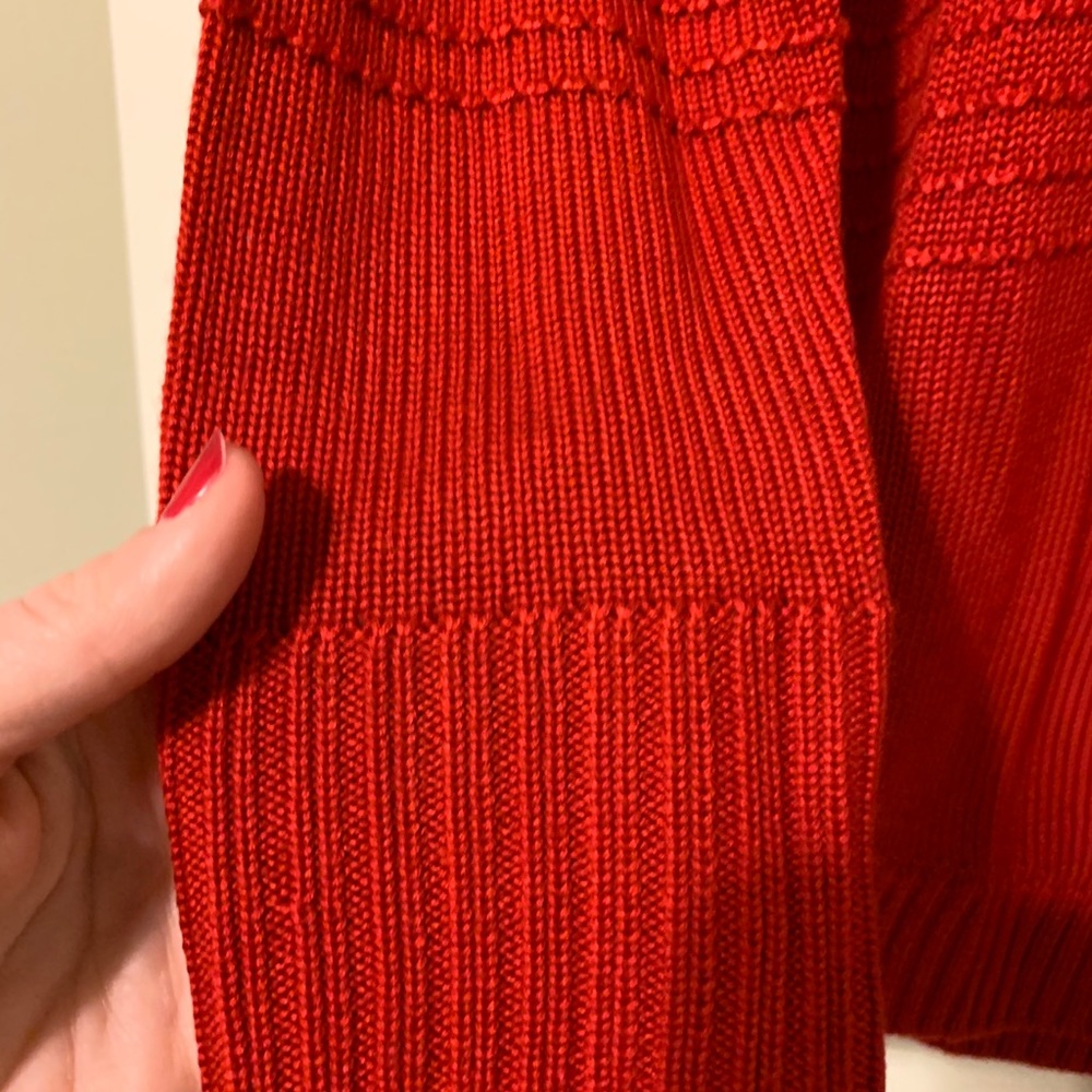 ✨Brand 🆕 Red Calvin Klein Sweater✨ - Picture 10 of 10